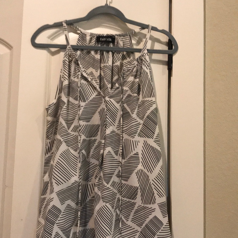 Geometric blouse size medium